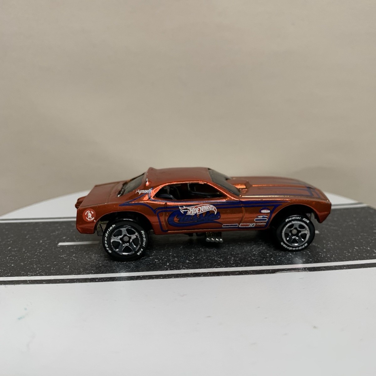 Hot Wheels Classics Plymouth Barracuda Funny Car Snake Orange