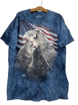The Mountain Tee Size Large Wolf Wolves Howling Moon American Flag Short Sleeve