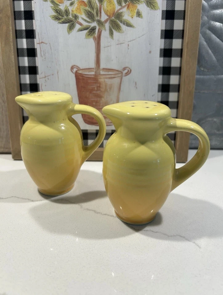 Juego de 2 jarra jarra coctelera sal y pimienta de gres Le Creuset amarilla Foto 2 de 4