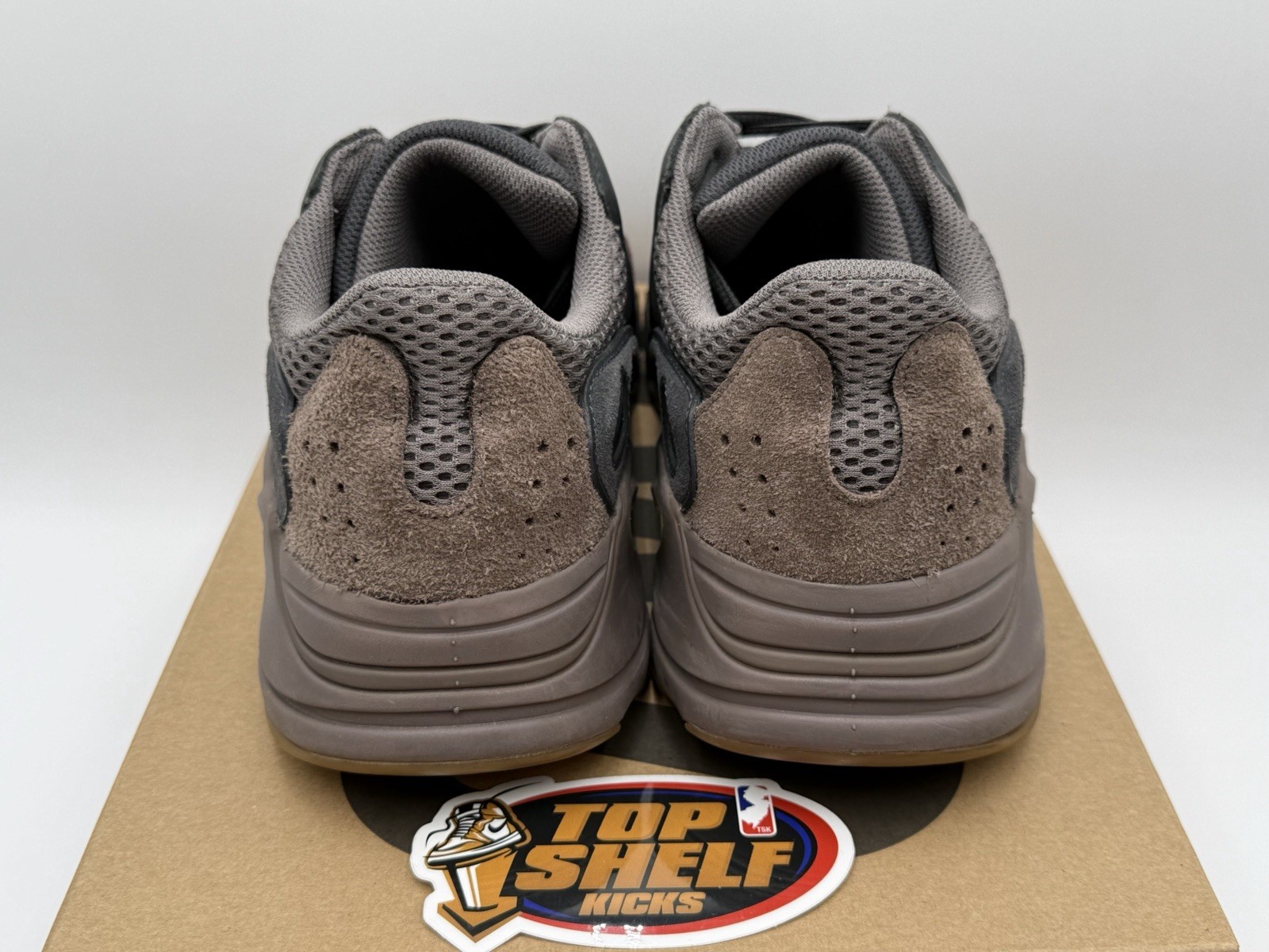Authentic Adidas Yeezy 700 Mauve 2018 Size 11.5 Rare Brown Sneakers image 5