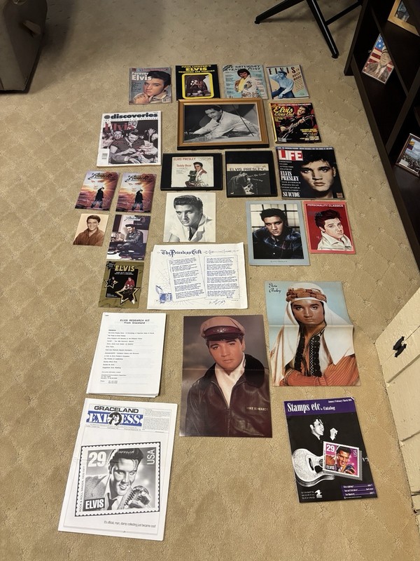 Elvis Presley Vintage Magazines, Books, Lot Of 25 Magazines, Pictures, Posters