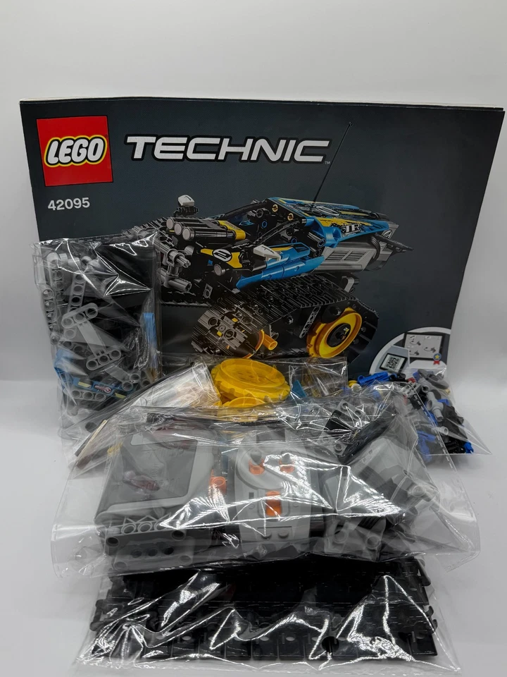 LEGO Technic 42095 Remote-Controlled Stunt Racer, photo 2 of 2