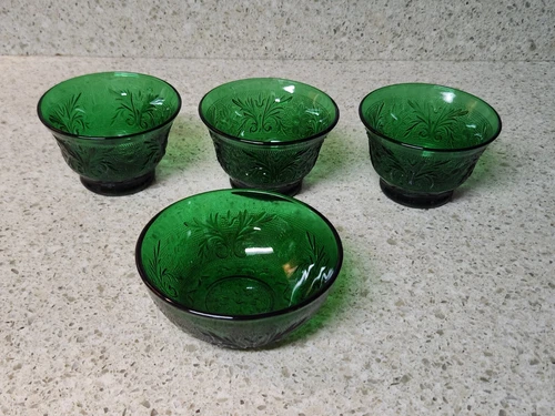 Vintage Anchor Hocking? Dark Green 3 Cups And 1 Bowl
