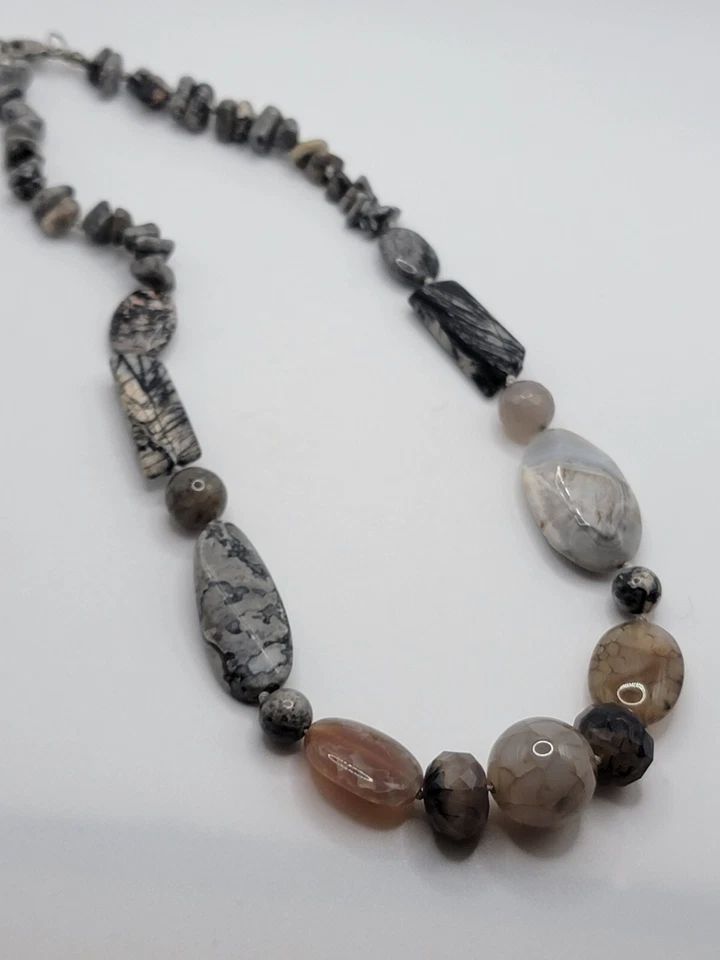 Collar de joyería con cuentas de astillas caídas facetadas de ágata de fuego natural 25 cm Foto 2 de 4