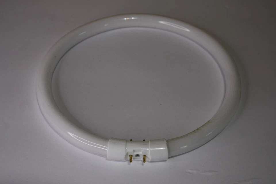 4 Pack HALCO | Replacement Bulb | 22W FC22T5/835 109080 - Image 2 of 4