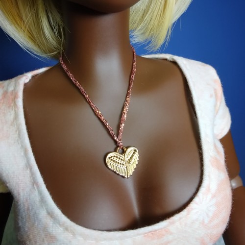1/3 Scale Smart Doll Sized Heart Pendant Necklace - Picture 1 of 2