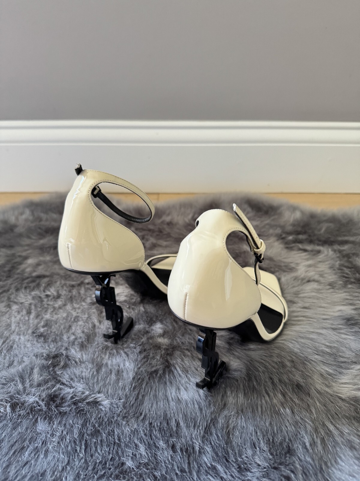 Saint Laurent Opyum YSL sandalo con cinturino alla caviglia