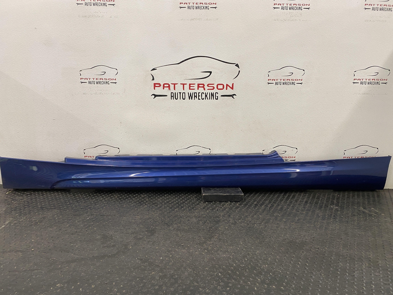 BMW OEM 08-11 128i Exterior-rocker Molding Left 51770432385 for  