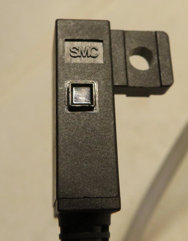 SMC D-F7PSAPC NEW Old Stock Auto Switch w/ Connector Prewired D-F7P No Packaging - Image 3 of 4