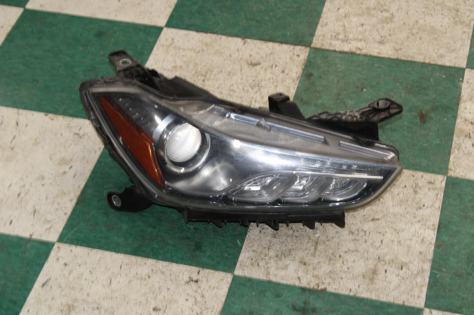14-17 Ghibli Passenger Right RH Headlight Head Light Lamp Xenon HID OEM Factory