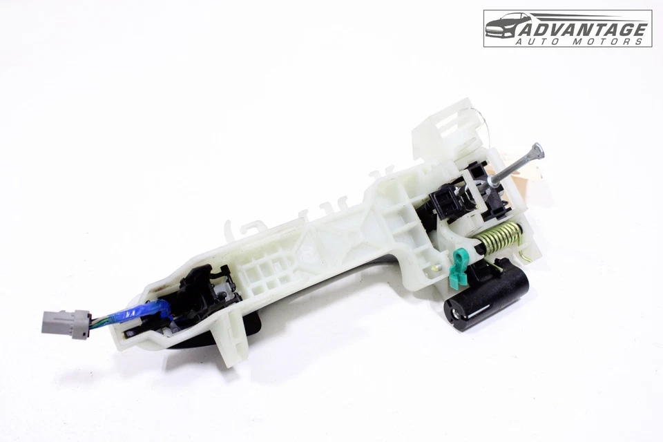 2021-2024 KIA SORENTO FRONT LEFT EXTERIOR DOOR HANDLE SILVER GREEN METALLIC OEM - Image 3 of 4