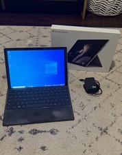 Microsoft Surface Pro 1796 - M3-7Y30 - 128GB - 4GB Silver w. Box, Charger, Case
