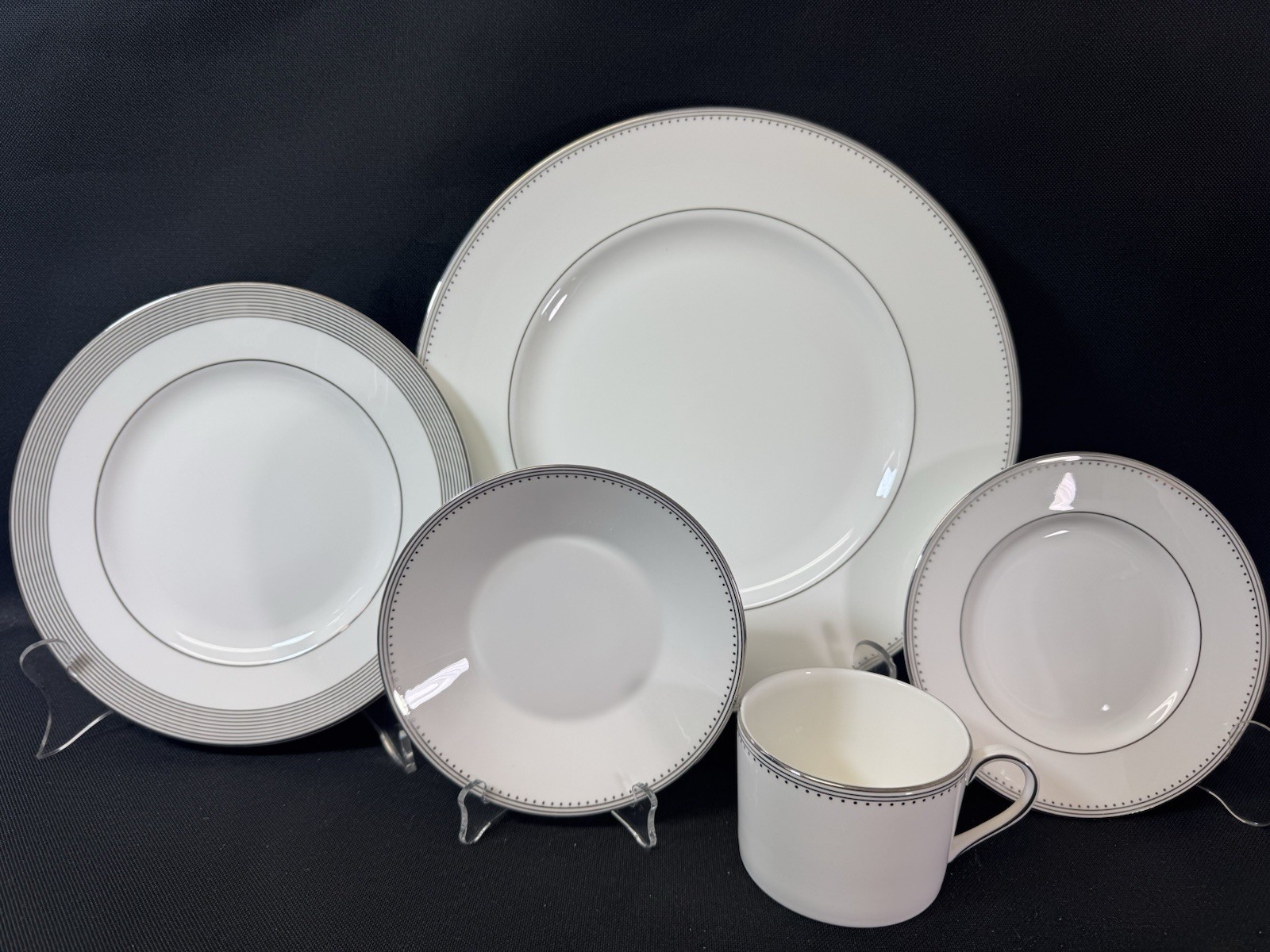 Wedgewood VERA WANG GROSGRAIN~Bone China~(1)~5 piece place setting~England~Mint