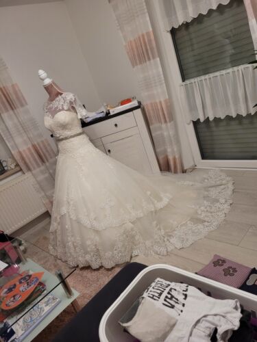 Brautkleid, Hochzeit, Kleid - Bild 1 von 2