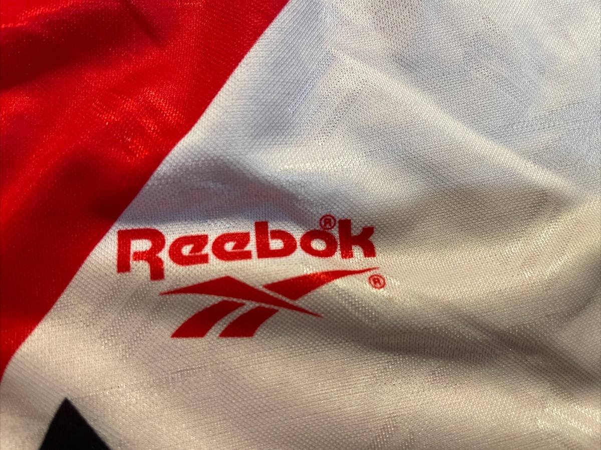 Rare Vintage REEBOK FC Utrecht 1996/1997 Home Jersey Men's Rare Vintage REEBOK FC Utrecht 1996/1997 Home Jersey Men's