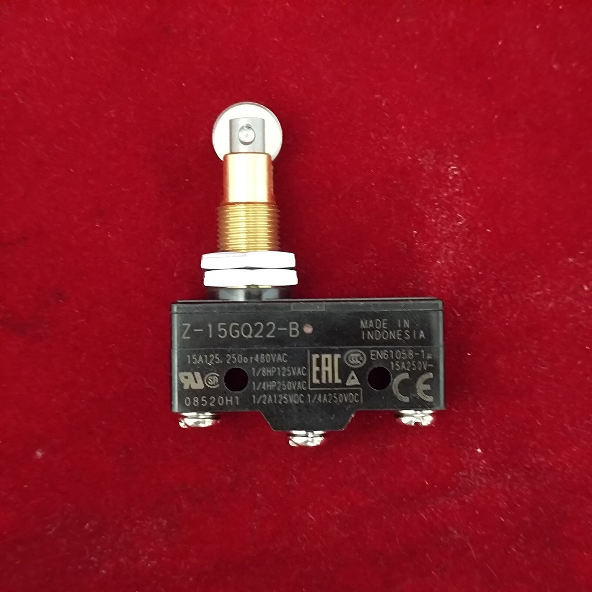 Omron Z-15GQ22-B General Purpose Basic Switch 15A Screw