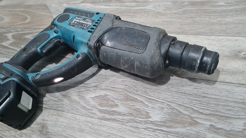 Makita DHR202 Hammer Drill with 18v 5.5ah battery - Picture 7 of 10