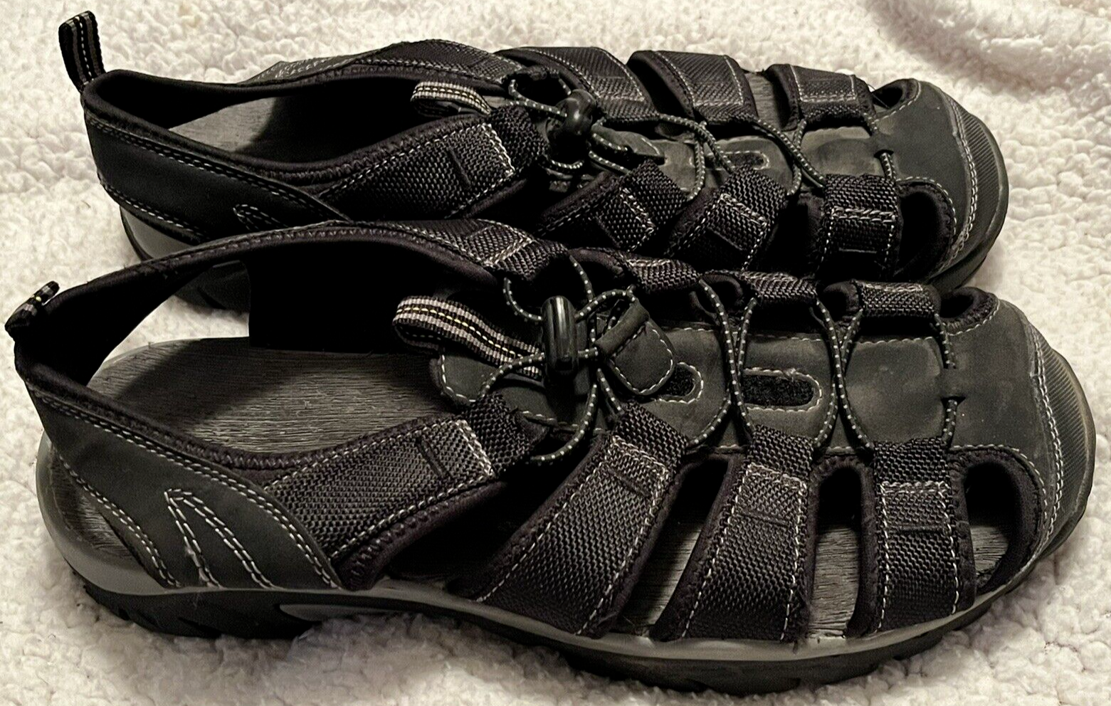 Men's Gray Gotcha Gulch Hiking Sandals Size 10 with Toggle Closure for Fishing & Outdoor-image