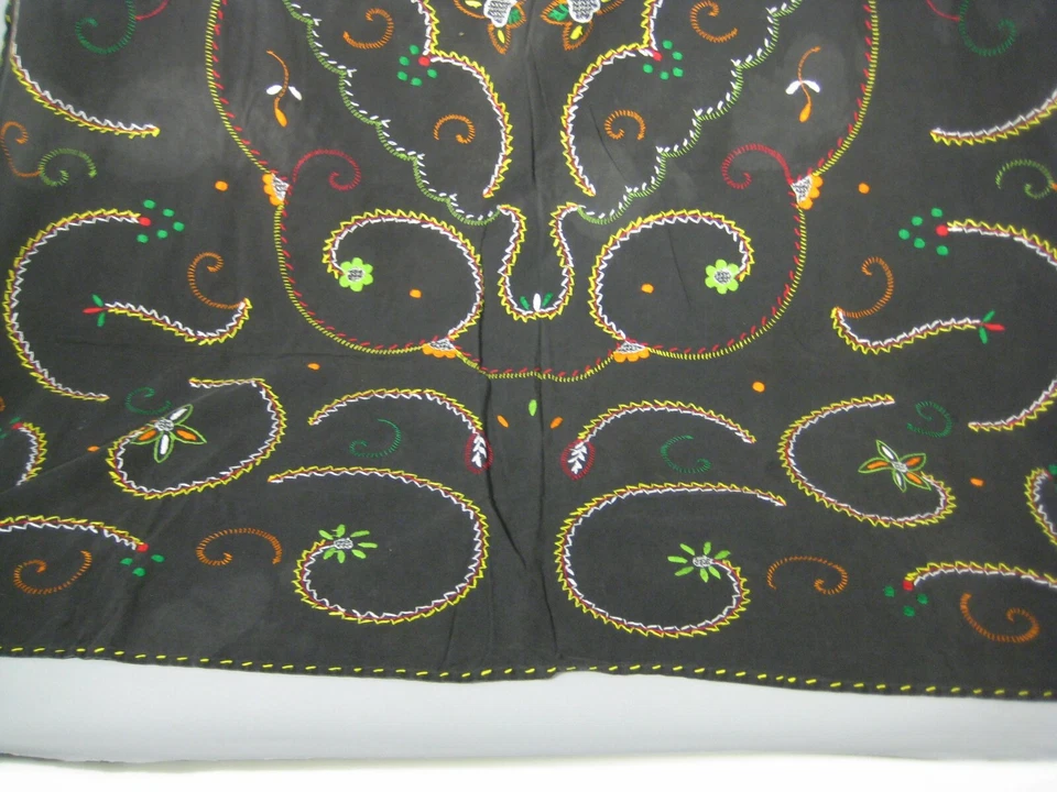 Tablecloth Napkin Set 16 Black Stitching Flowers Floral Cotton 72 x 53 In Stain - Image 4 of 4