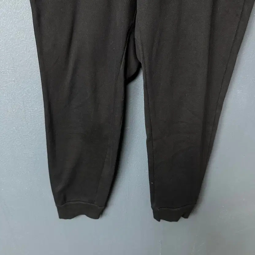 Unbranded XL Uniqlo Black Jogger Sweatpants thumbnail 2