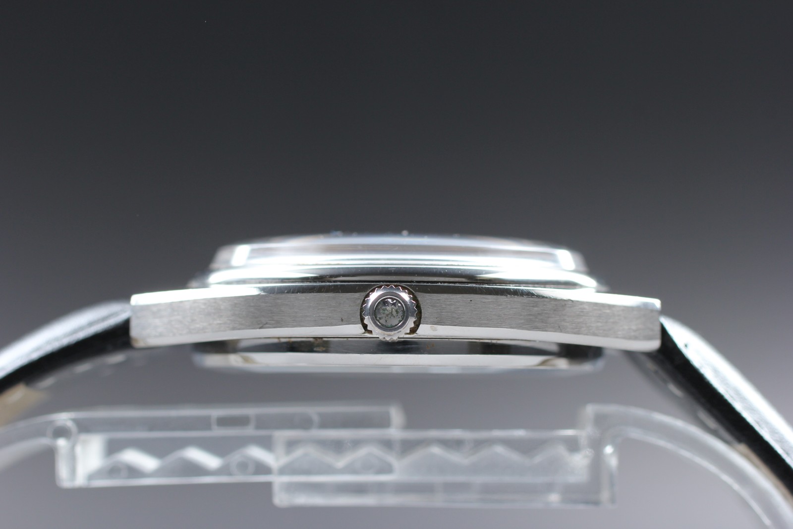 Omega Seamaster De Ville Vintage 34mm Silver Dial Date Watch Cal.1370 Quartz image 4