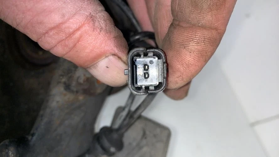 Moyeu avant gauche PEUGEOT 407 COUPE 330780 - Photo 2/4