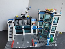LEGO CITY: Police Station (7498) | Achetez sur