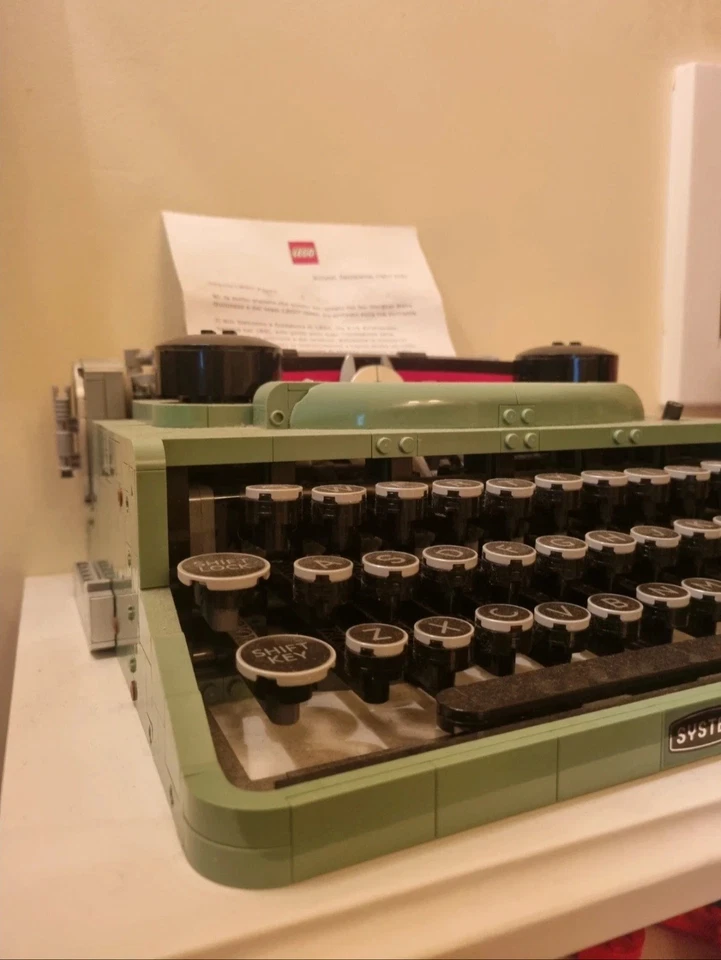 LEGO Ideas 21327 Typewriter, foto 3 di 4