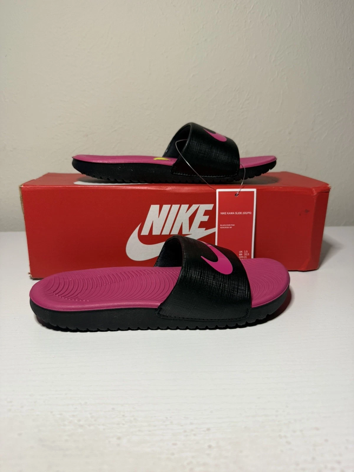 Sandali Nike Kawa Slide neri rosa DD8519 001 nuovi con etichette per ragazze giovani taglia 2 anni