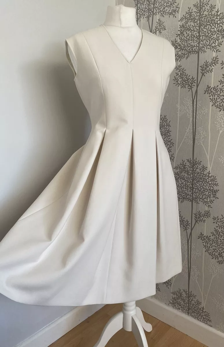 Fit and top flare swing dress