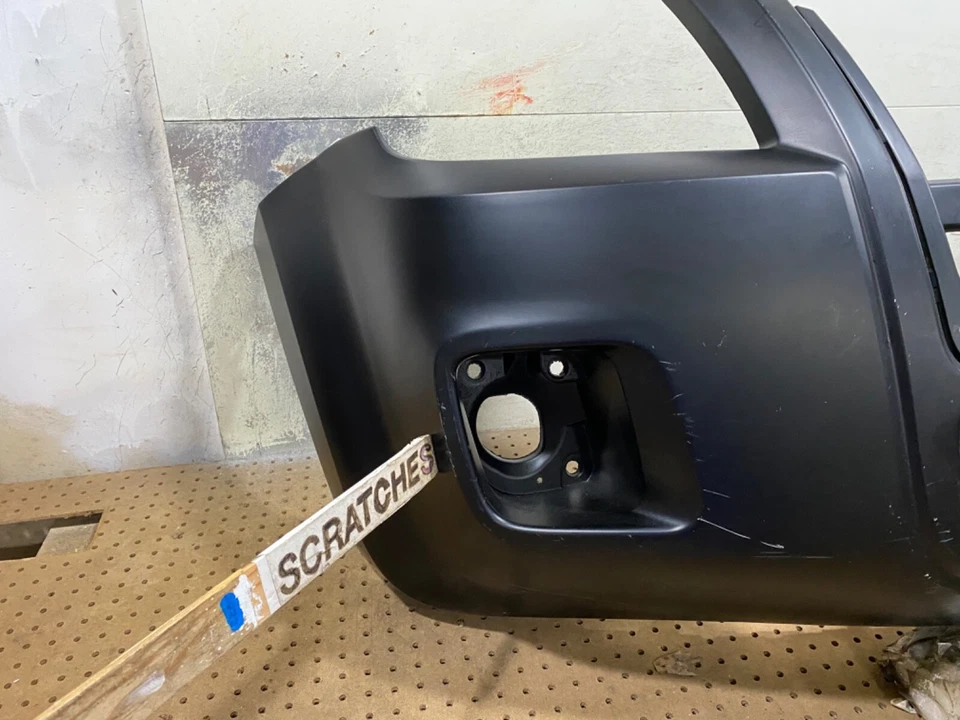 Cubierta del parachoques delantero Mercury Mariner 2008-2011 OEM Foto 2 de 4