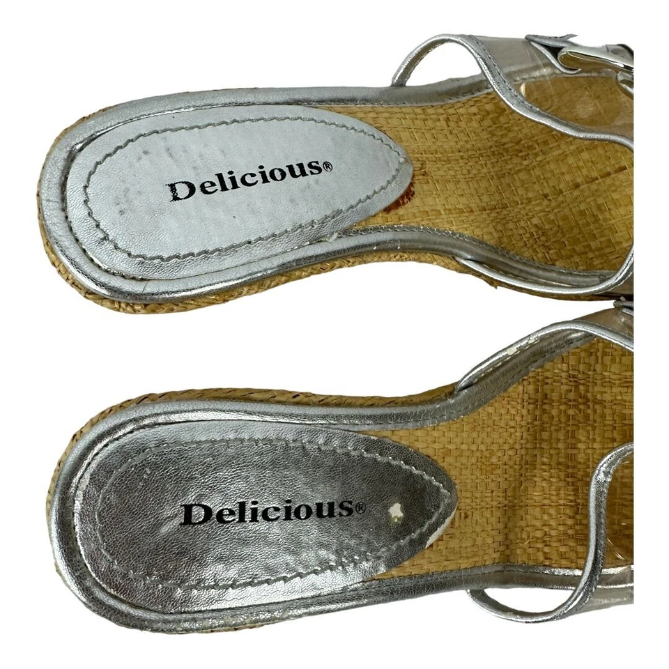 Delicious Tacones de cuña negros para mujer con detalles plateados y plataforma de rafia talla 7 Foto 4 de 4