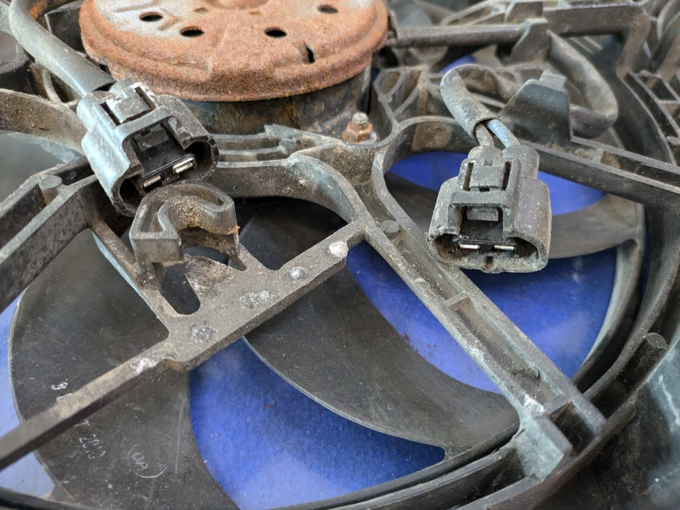 CONJUNTO DE MOTOR Y VENTILADOR ORIGINALES PARA INFINITI FX50 QX56 NISSAN - CON CUBIERTA - sin módulos Foto 3 de 4