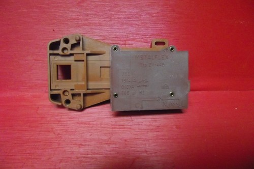 Waschmaschine HOTPOINT WM63P Türschloss