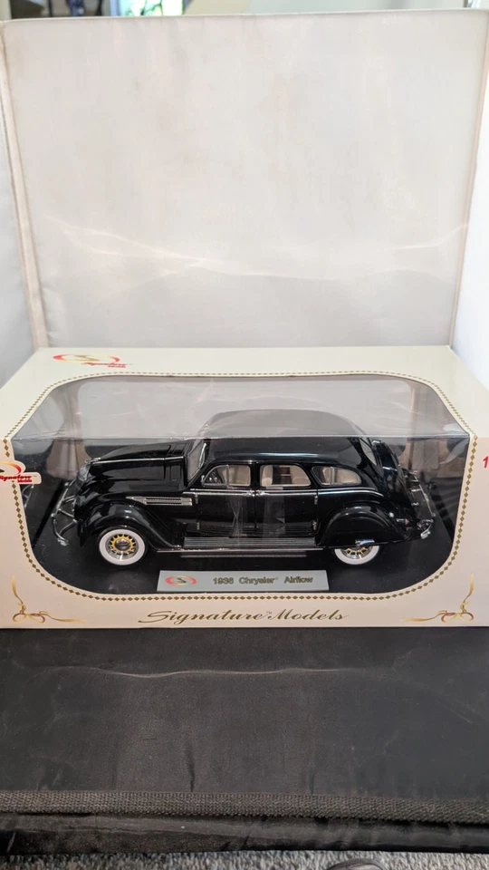 Signature 1936 Chrysler Airflow  1:18 Scale Die Cast Car Model Black - Image 4 of 4