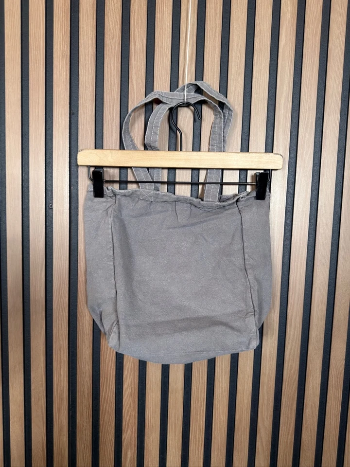 Bolsa tote Marc Jacobs 13,5" x 11,5" cinza linho Jacobs 2 alças poeira - Imagem 2 de 4