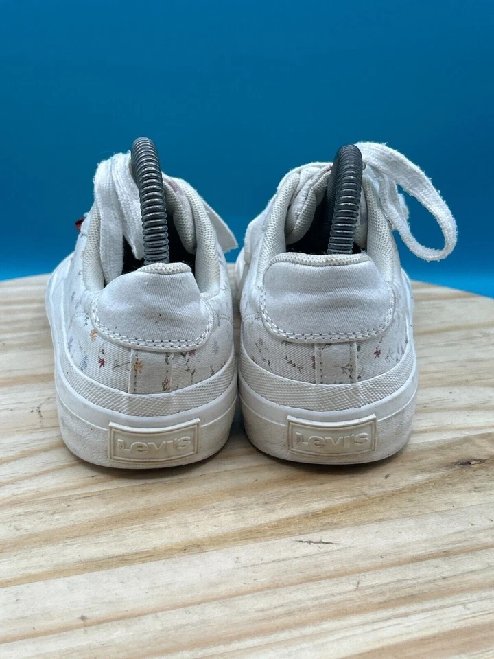 Zapatillas deportivas Levi's para mujer talla 6,5 blancas con cordones punta redonda Foto 3 de 4