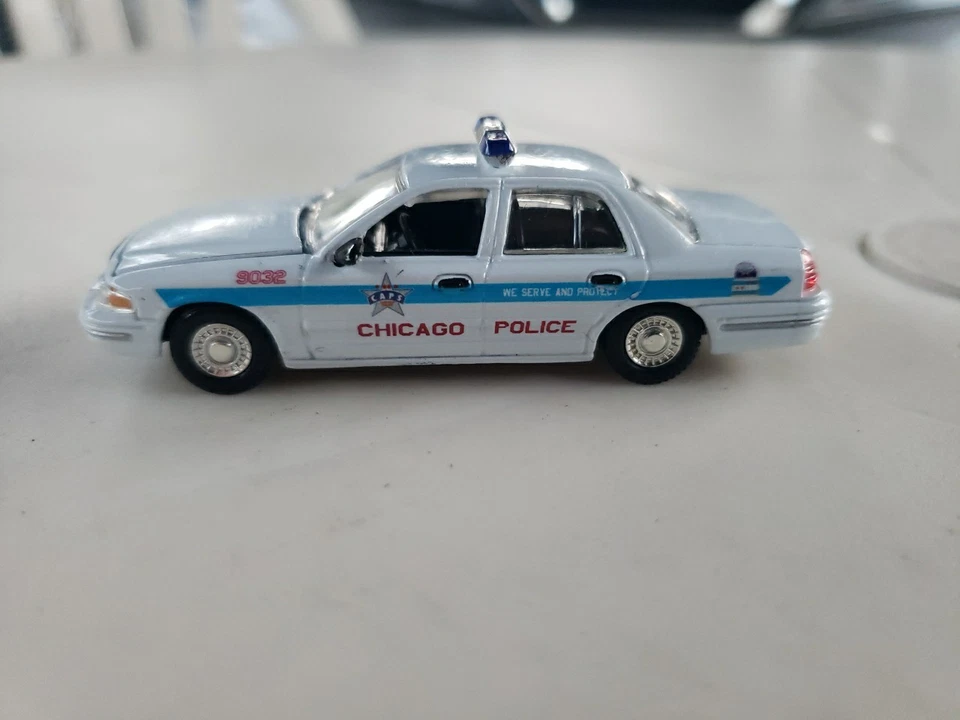 Custom SpecCast 2001 Ford Crown Victoria Chicago Police Car - Image 2 of 4