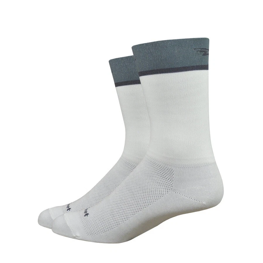 НОВЫЕ велосипедные носки DeFeet Aireator 6 дюймов МАЛЕНЬКИЕ МУЖСКИЕ ДО 7 ЖЕНСКИЕ 6-8 БЕЛЫЕ + СЕРЫЕ - Изображение 2 из 4