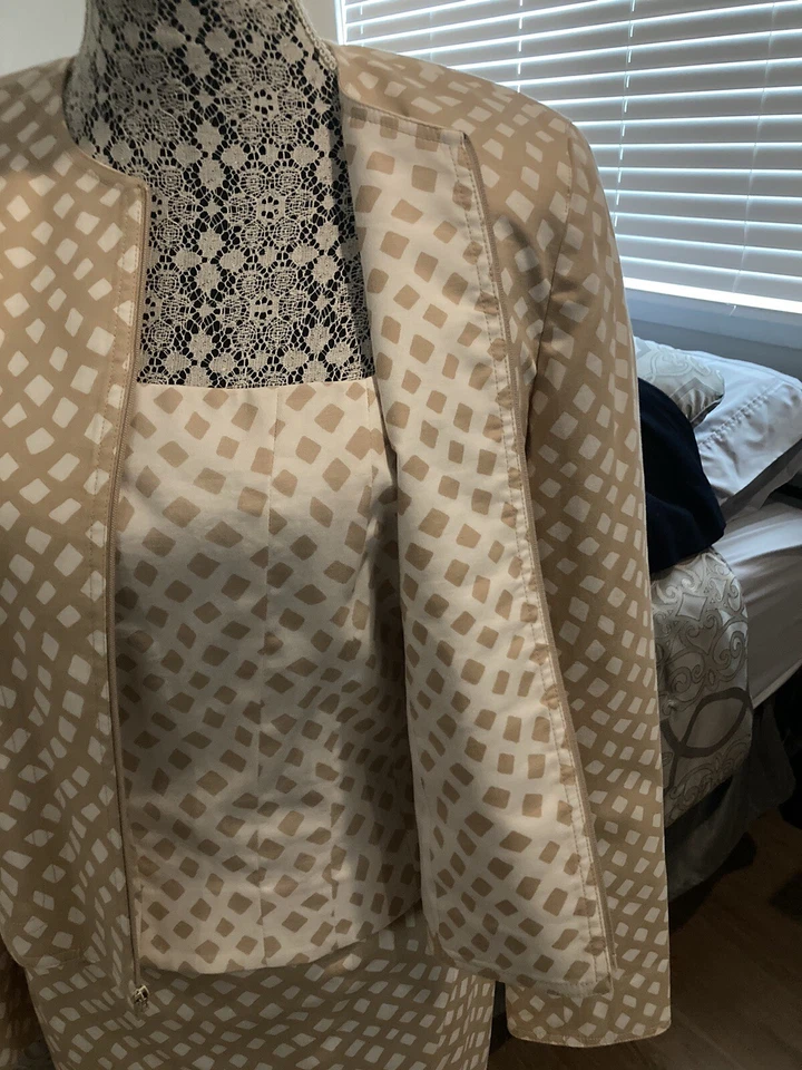 CARLISLE NY 3 Piezas Traje Top Chaqueta Falda Beige Blanco Talla 6 Nuevo sin Etiquetas Mezcla de Algodón Foto 2 de 4