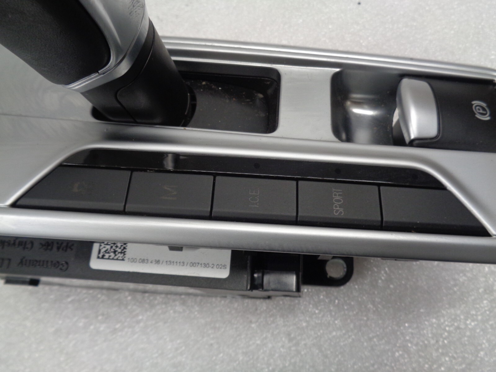 14-17 Maserati Ghibli Automatic Transmission Floor Shifter w/ Knob OEM AK2308321