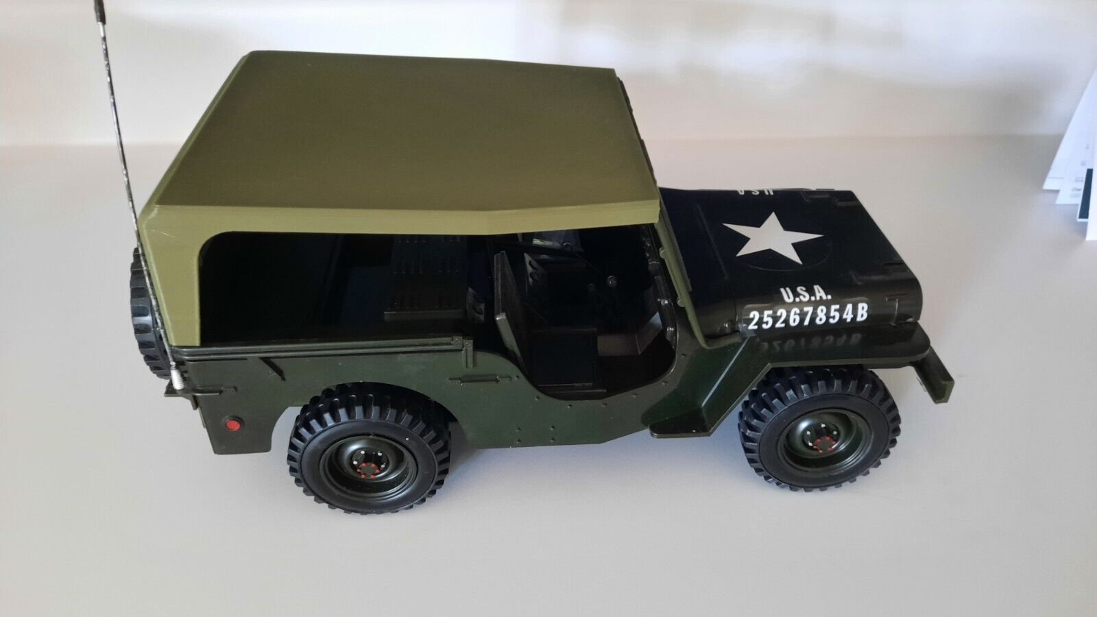 COX .049  ARMY JEEP  GREEN CONVERTIBLE TOP 