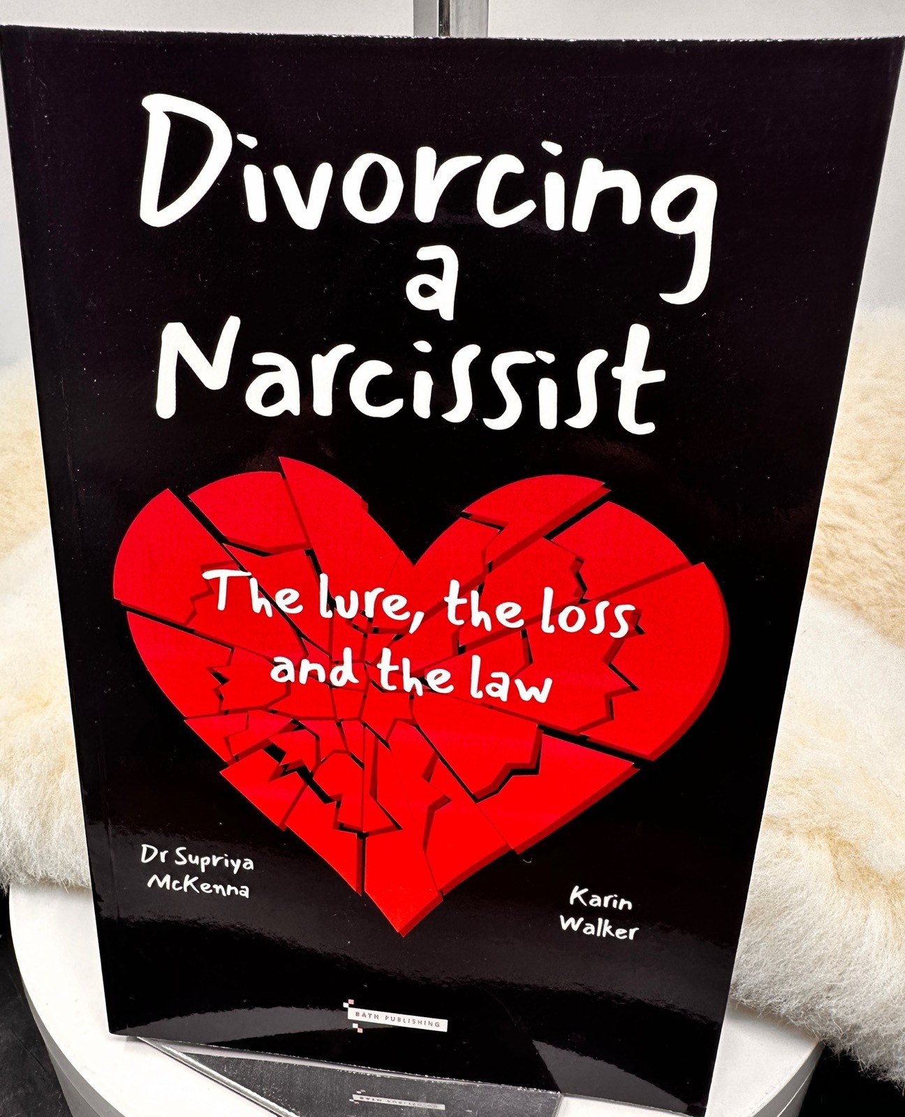 Divorcing a Narcissist 9781916302365