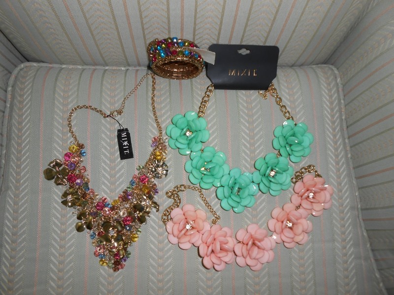 MIXIT jewelry Floral Necklace SET