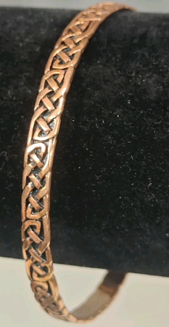 Solid Copper Celtic Knot Bracelet Made At Bythesw… - image 3