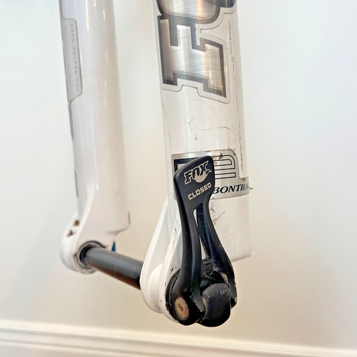 Fox TALAS RP24 32 Adjustable Travel Air Suspension Fork Thru Axle