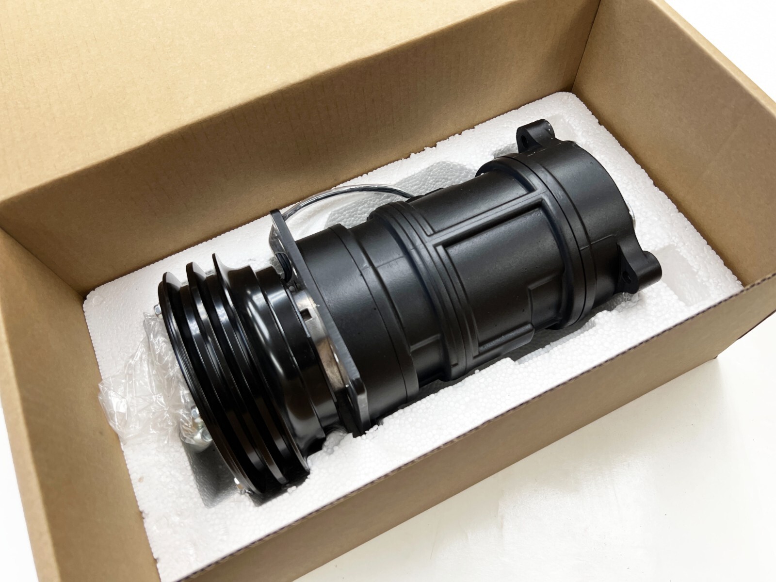 AC air conditioning compressor Rolls-Royce Shadow Spur Corniche 65-89 UE43934