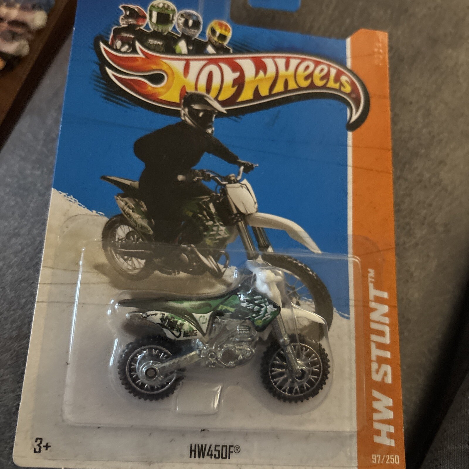 2013 Hot Wheels HW Stunt HW Moto HW450F #97