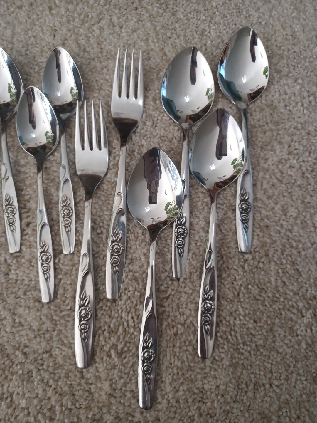 Oneidaware Stainless Twin Rose 16 Peice Flatware Replacement Set