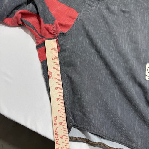 Volcom Board Shorts Mens Size 34 Gray Red Striped Slingers Quick Dry - Picture 10 of 11